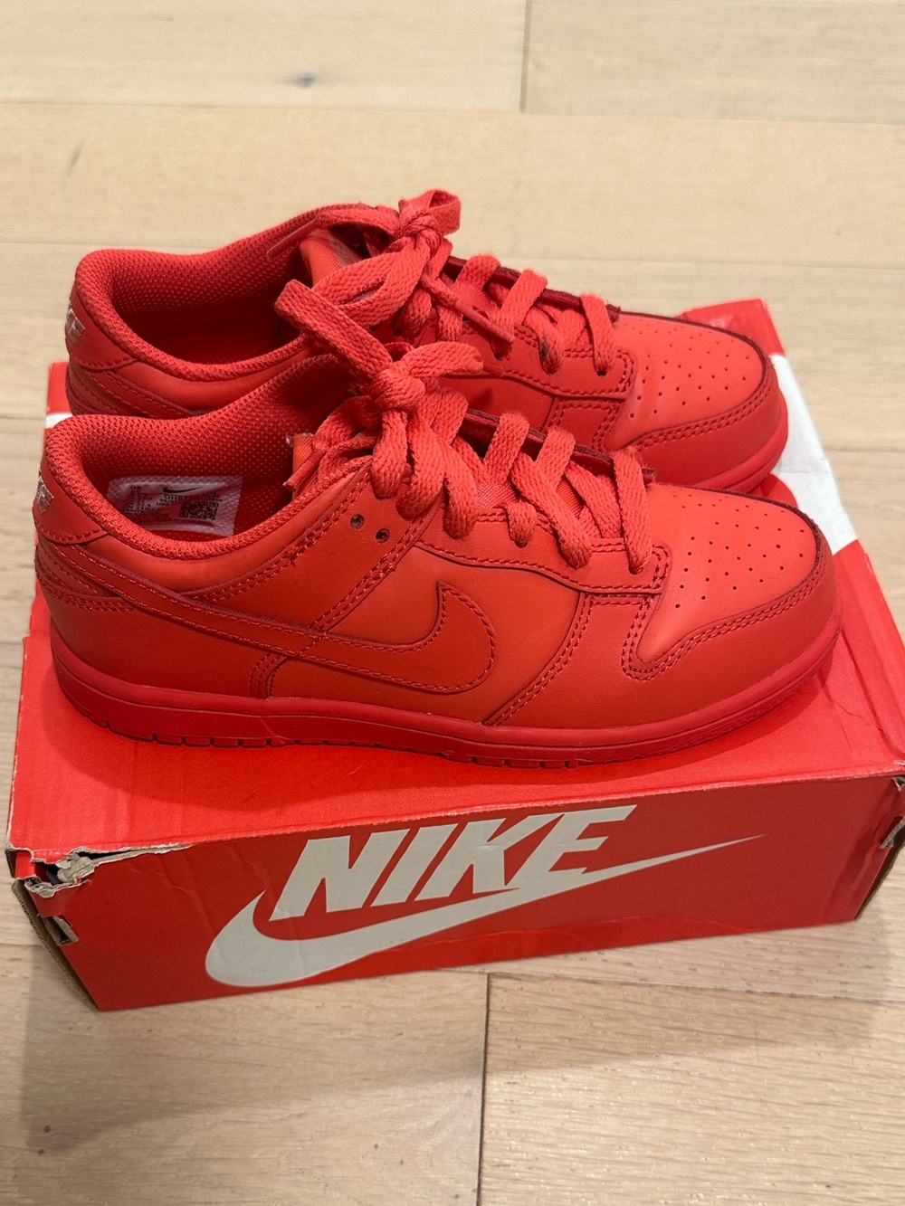 Nike Dunks Low - Picture 4 of 8